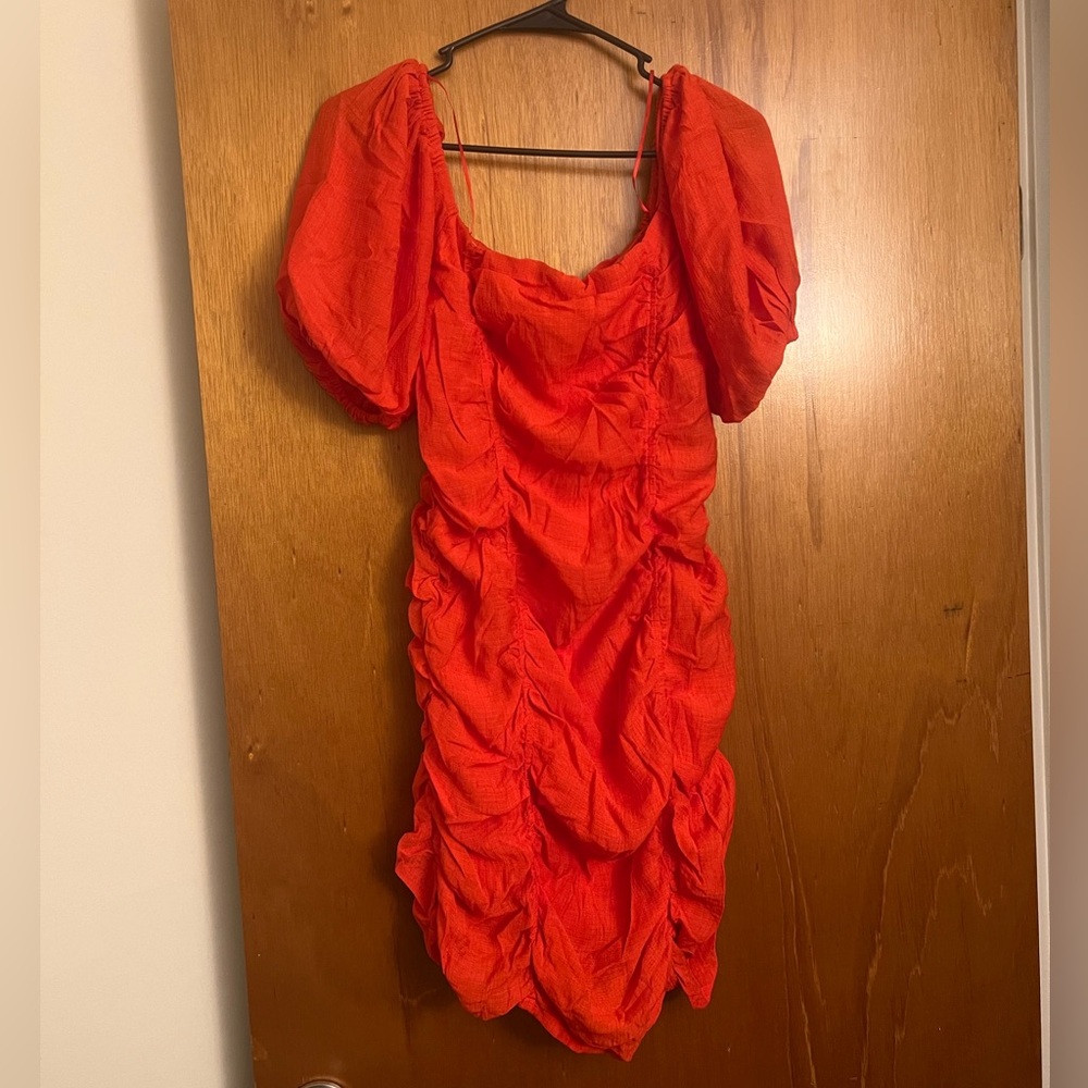 Brand new!!Moon river ruched orange dress; size L